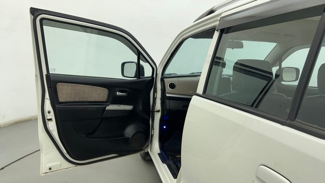 Second-hand 2014 Maruti Wagon R VXI for sale in Ahmedabad-29