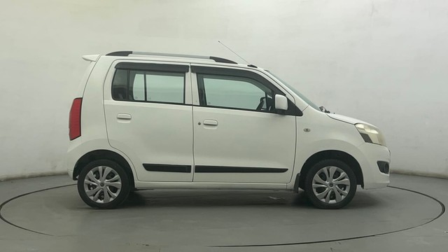 Second-hand 2014 Maruti Wagon R VXI for sale in Ahmedabad-2