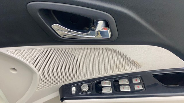 Second-hand 2021 Mahindra XUV300 W8 BSVI for sale in Gulbarga-17