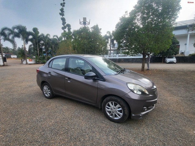 Second-hand 2013 Honda Amaze VX Diesel for sale in Ernakulam-4