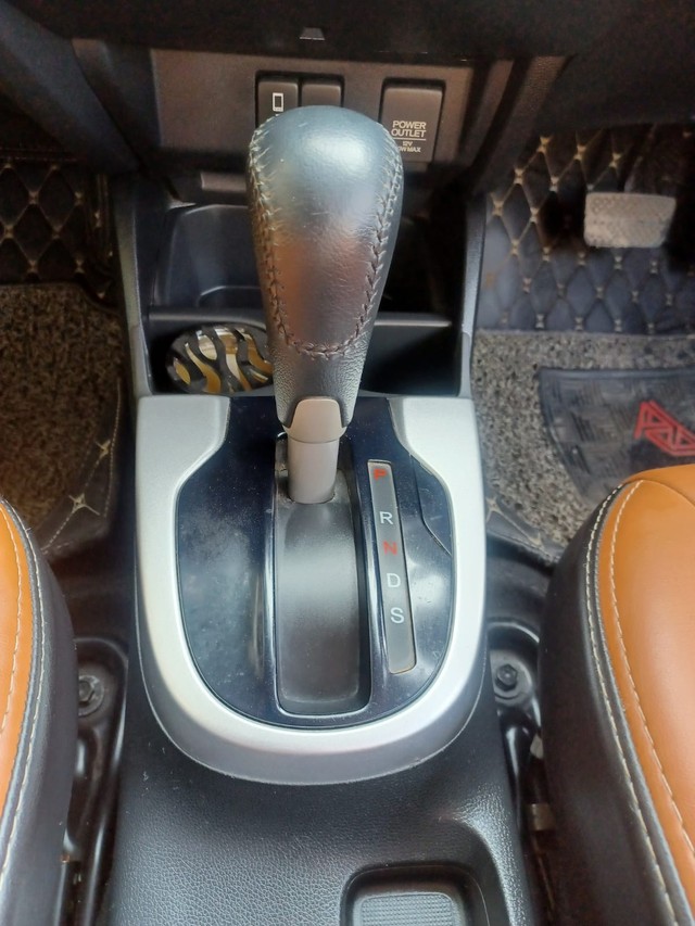 Second-hand 2019 Honda Jazz VX CVT for sale in Mumbai-11