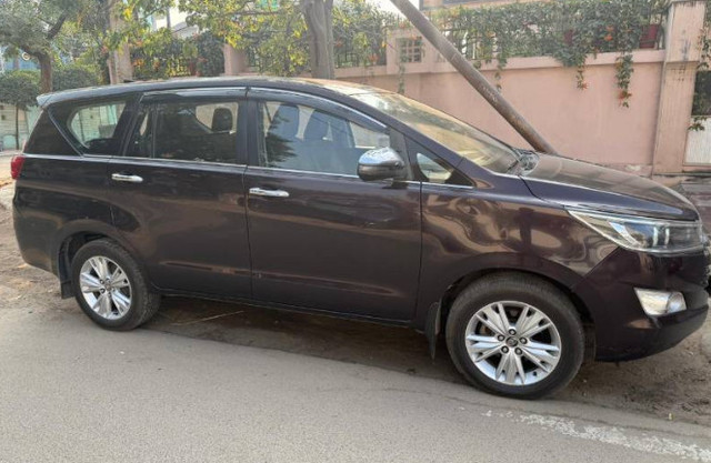 Second-hand 2017 Toyota Innova Crysta 2.4 G MT 8S BSIV for sale in Jaipur-9