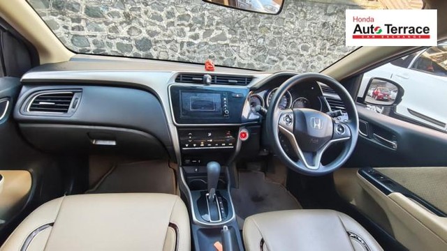 Second-hand 2021 Honda City CVT for sale in Pune-4