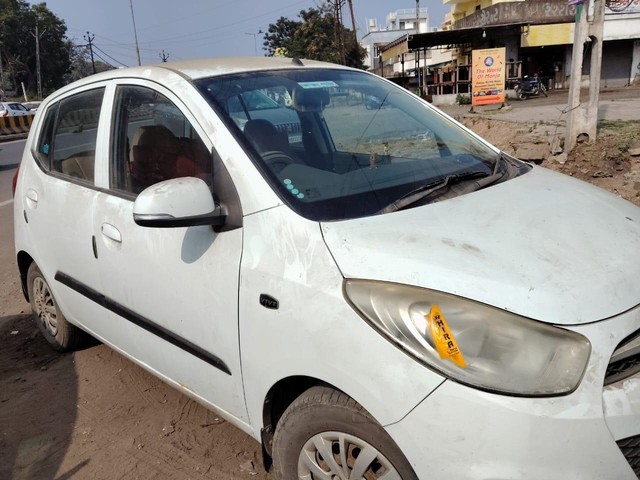 Second-hand 2013 Hyundai i10 Magna 1.1L for sale in Bharuch-1