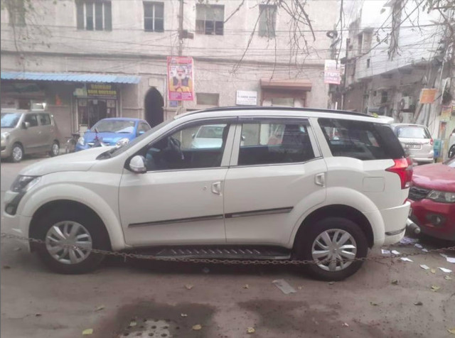 Mahindra XUV500 W11 FWD Diesel Second-hand 2019 Mahindra XUV500 W11 FWD Diesel for sale in Ghaziabad-1