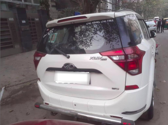 Mahindra XUV500 W11 FWD Diesel Second-hand 2019 Mahindra XUV500 W11 FWD Diesel for sale in Ghaziabad-4