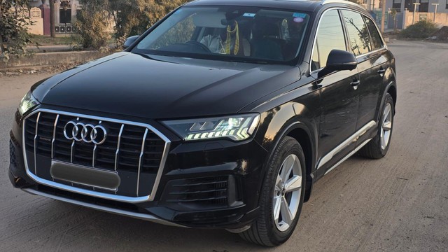 Second-hand 2023 Audi Q7 Technology for sale in Jaipur-2