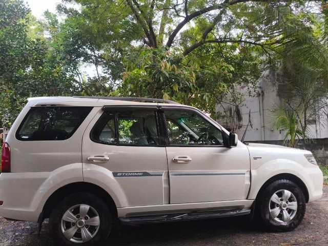 Second-hand 2017 Tata Safari DICOR 2.2 EX 4x2 BS IV for sale in Narasaraopet-2