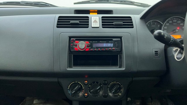 Second-hand 2011 Maruti Swift 1.2 VXI BSIV for sale in Ahmedabad-32