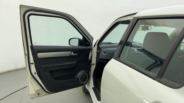 Second-hand 2011 Maruti Swift 1.2 VXI BSIV for sale in Ahmedabad-39