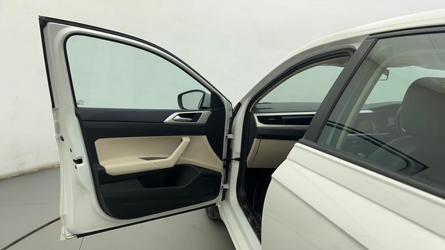 Second-hand 2022 Volkswagen Virtus Highline for sale in Ahmedabad-26