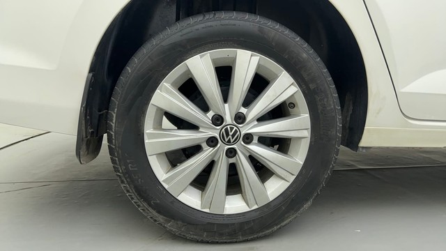 Second-hand 2022 Volkswagen Virtus Highline for sale in Ahmedabad-18