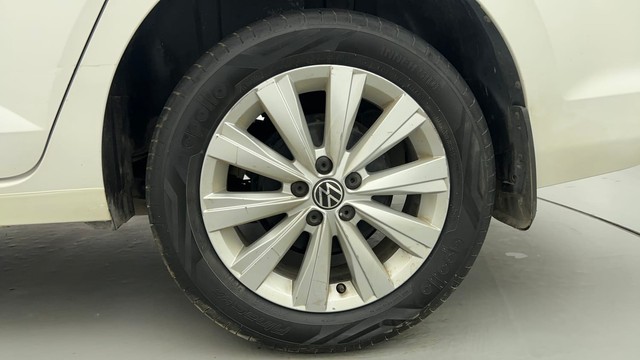 Second-hand 2022 Volkswagen Virtus Highline for sale in Ahmedabad-19