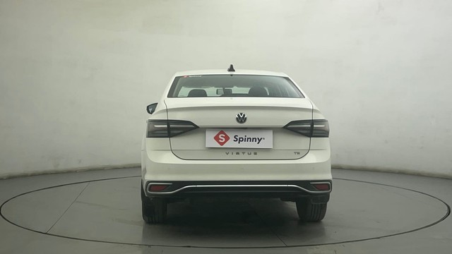 Second-hand 2022 Volkswagen Virtus Highline for sale in Ahmedabad-4