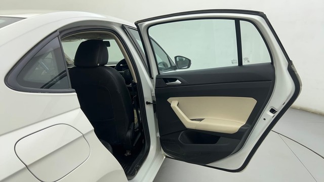 Second-hand 2022 Volkswagen Virtus Highline for sale in Ahmedabad-29