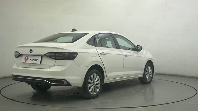 Second-hand 2022 Volkswagen Virtus Highline for sale in Ahmedabad-3