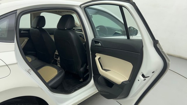 Second-hand 2022 Volkswagen Virtus Highline for sale in Ahmedabad-30