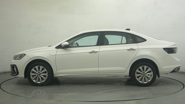 Second-hand 2022 Volkswagen Virtus Highline for sale in Ahmedabad-6