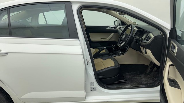 Second-hand 2022 Volkswagen Virtus Highline for sale in Ahmedabad-15