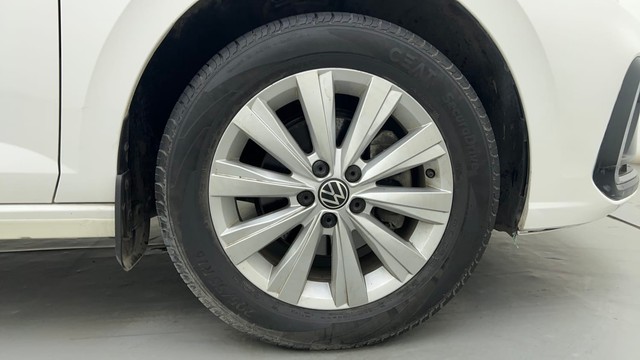 Second-hand 2022 Volkswagen Virtus Highline for sale in Ahmedabad-17