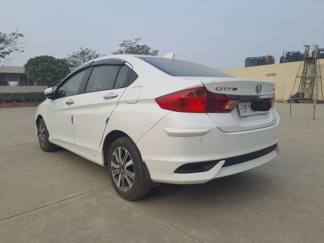 Second-hand 2019 Honda City V MT for sale in New Delhi-8
