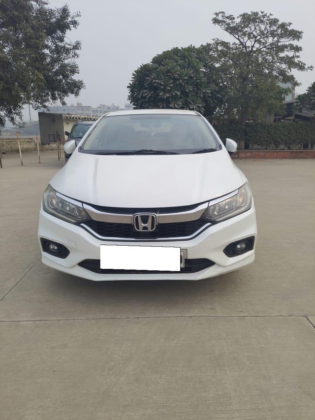 Second-hand 2019 Honda City V MT for sale in New Delhi-4