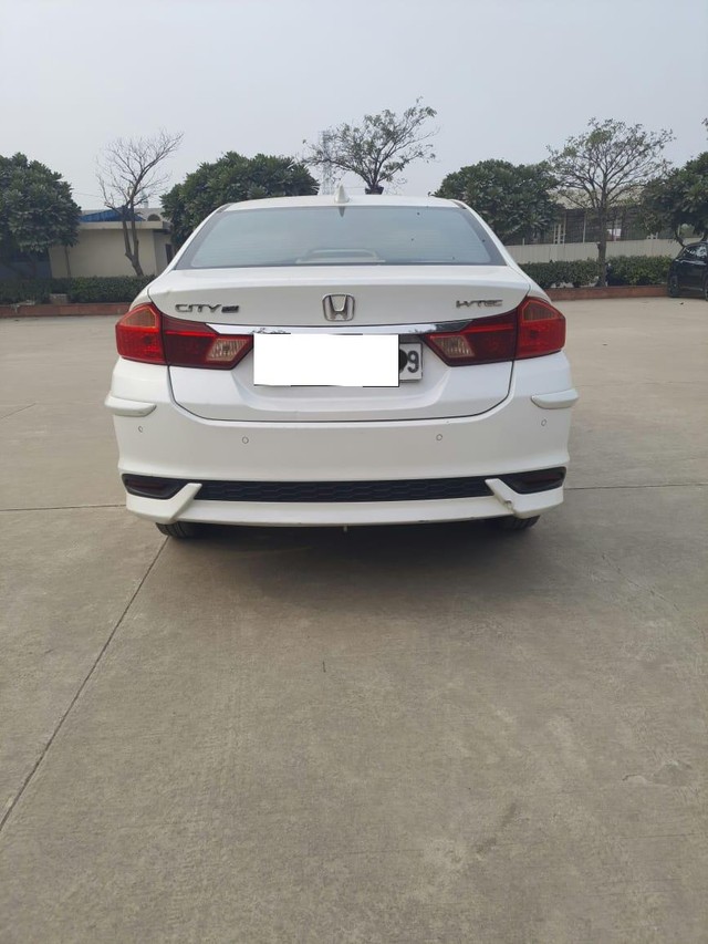 Second-hand 2019 Honda City V MT for sale in New Delhi-2