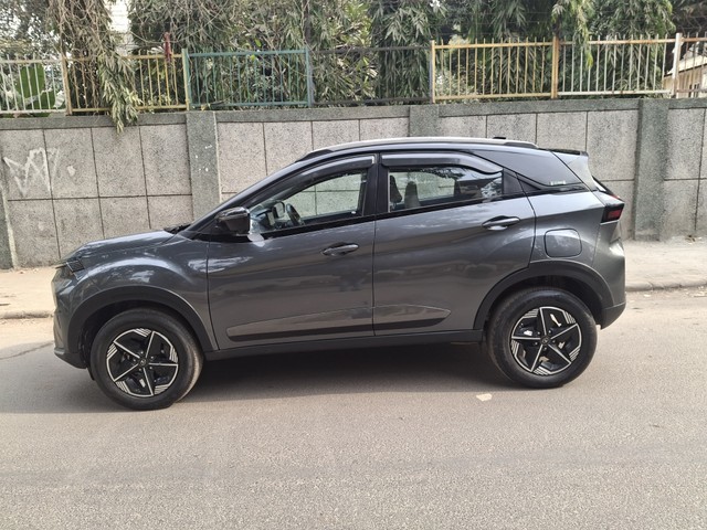 Second-hand 2023 Tata Nexon EV Empowered MR for sale in New Delhi-3