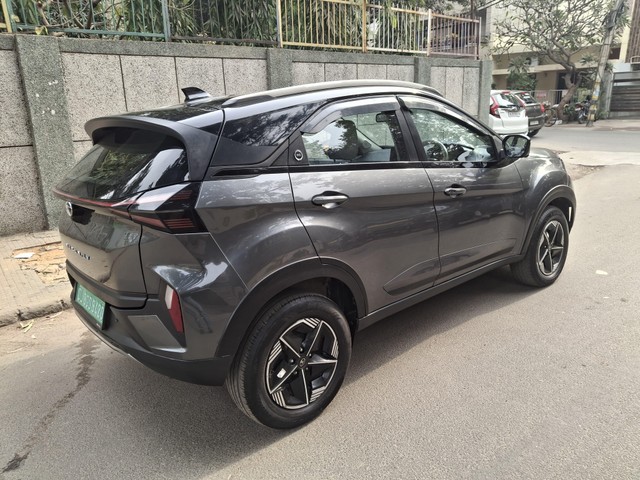 Second-hand 2023 Tata Nexon EV Empowered MR for sale in New Delhi-7