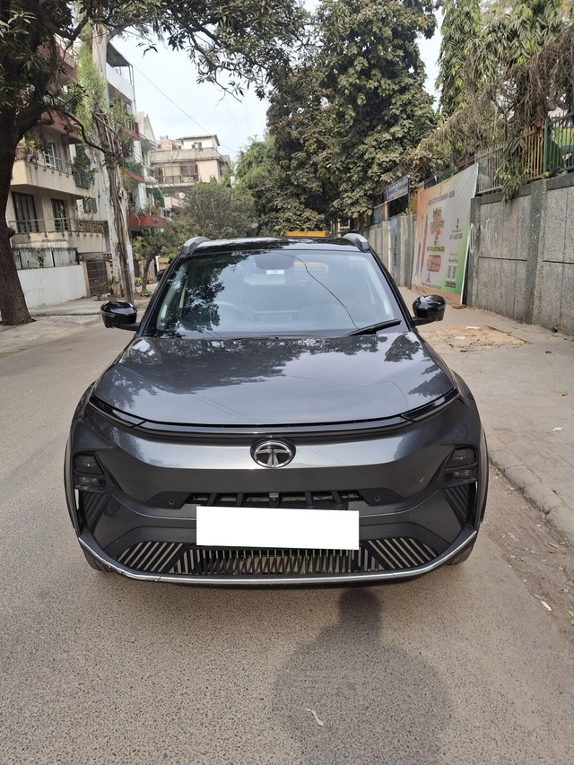 Second-hand 2023 Tata Nexon EV Empowered MR for sale in New Delhi-4