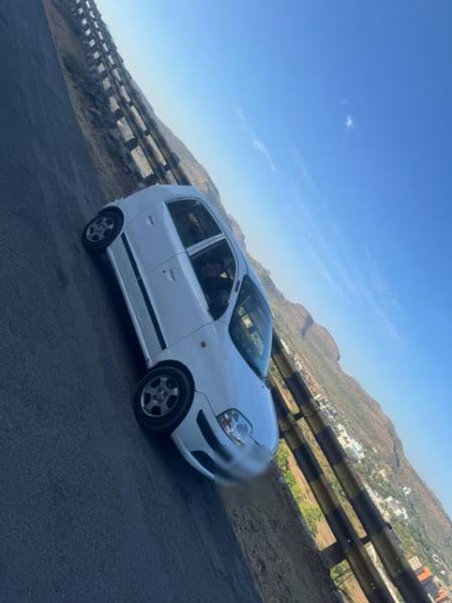 Second-hand 2011 Hyundai Santro Xing GL for sale in Surat-1