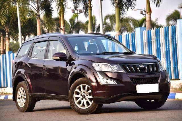 Second-hand 2017 Mahindra XUV500 W10 2WD for sale in Kolkata-9