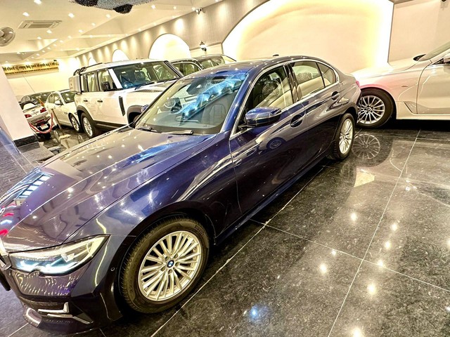 Second-hand 2020 BMW 3 Series 320d Luxury Line for sale in New Delhi-12