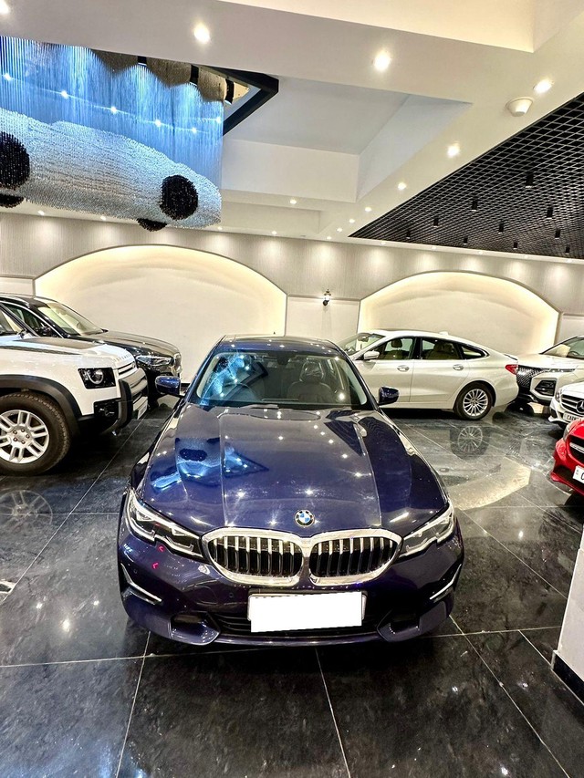 Second-hand 2020 BMW 3 Series 320d Luxury Line for sale in New Delhi-14