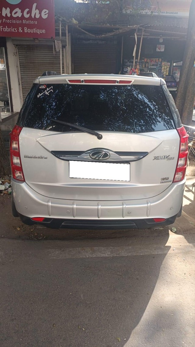 Second-hand 2017 Mahindra XUV500 W9 1.99 for sale in New Delhi-5