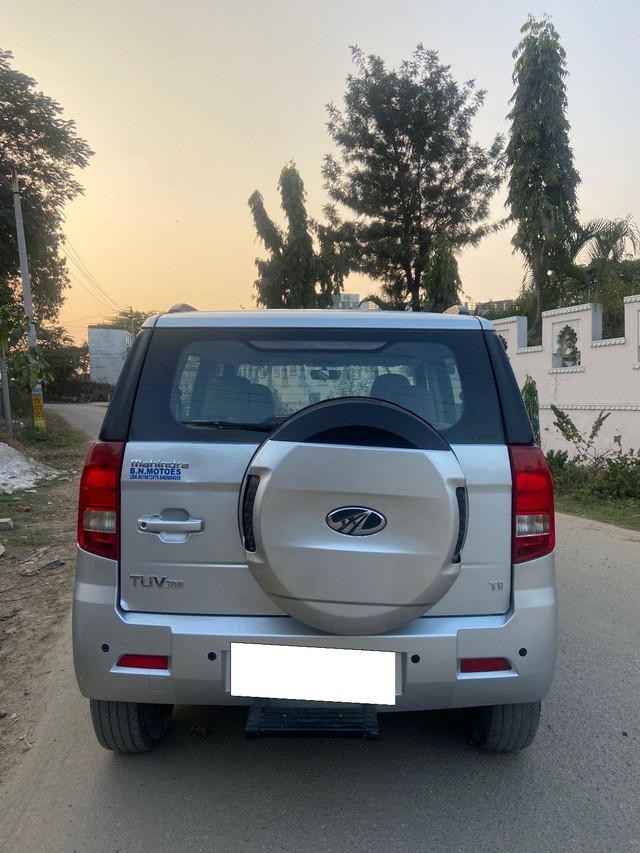 Second-hand 2017 Mahindra TUV 300 T8 for sale in Udaipur-1
