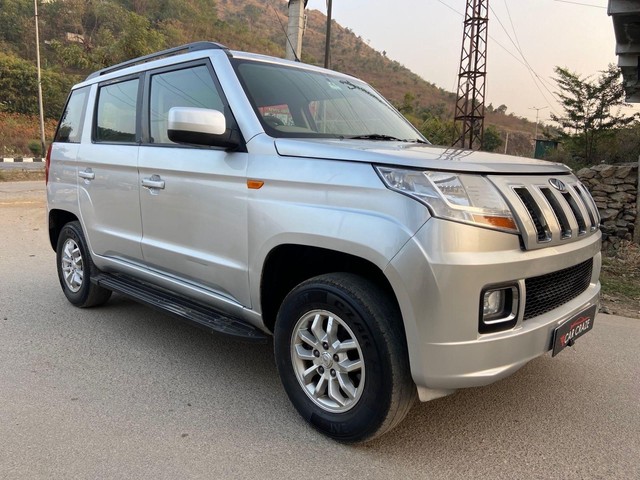 Second-hand 2017 Mahindra TUV 300 T8 for sale in Udaipur-5