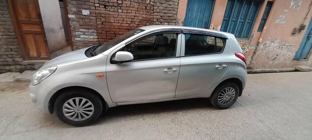 Second-hand 2011 Hyundai i20 1.2 Asta for sale in Bijnor-2