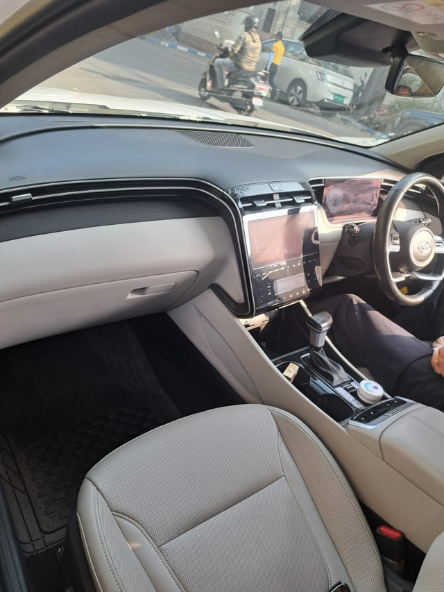 Second-hand 2023 Hyundai Tucson Signature AT for sale in Kolkata-4