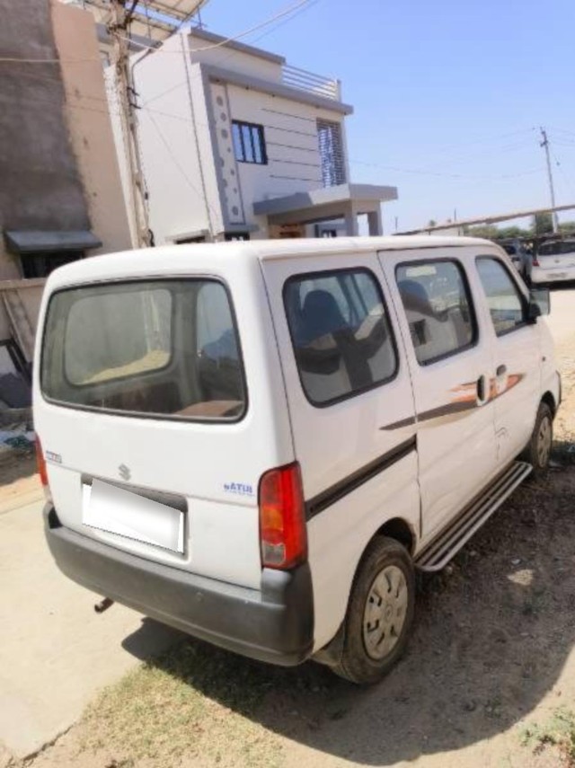 Second-hand 2019 Maruti Eeco 7 Seater Standard BSIV for sale in Bhuj-2