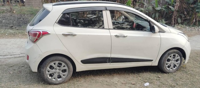Second-hand 2016 Hyundai Grand i10 Sportz for sale in East Champaran-5