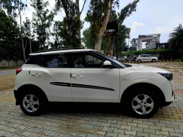 Second-hand 2022 Mahindra XUV300 W6 Diesel Sunroof BSVI for sale in Bijnor-6