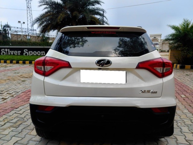Second-hand 2022 Mahindra XUV300 W6 Diesel Sunroof BSVI for sale in Bijnor-5