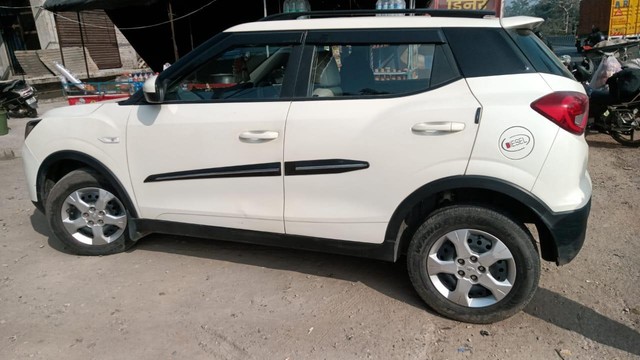 Second-hand 2022 Mahindra XUV300 W6 Diesel Sunroof BSVI for sale in Bijnor-2