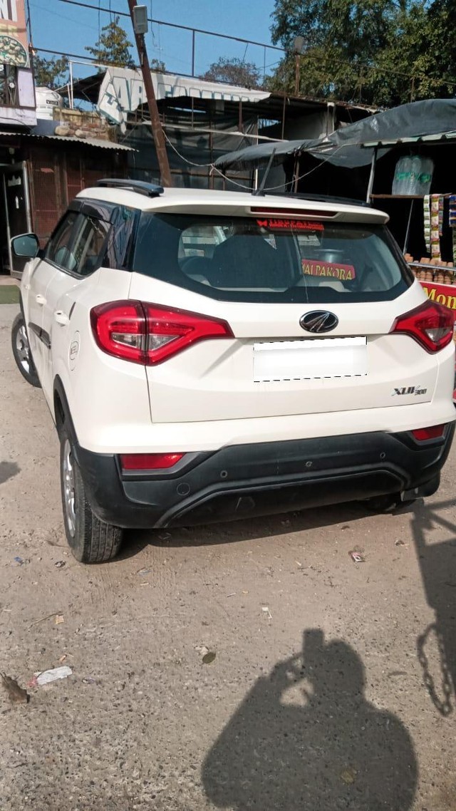 Second-hand 2022 Mahindra XUV300 W6 Diesel Sunroof BSVI for sale in Bijnor-1