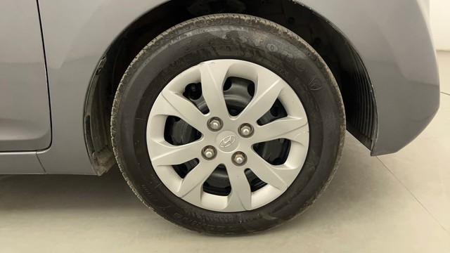 Second-hand 2016 Hyundai EON Magna for sale in Pune-17