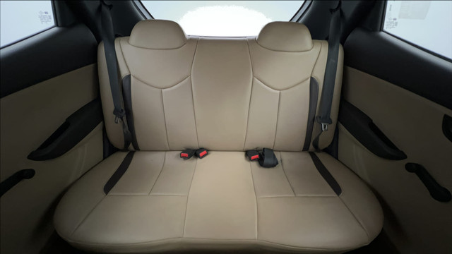 Second-hand 2016 Hyundai EON Magna for sale in Pune-24