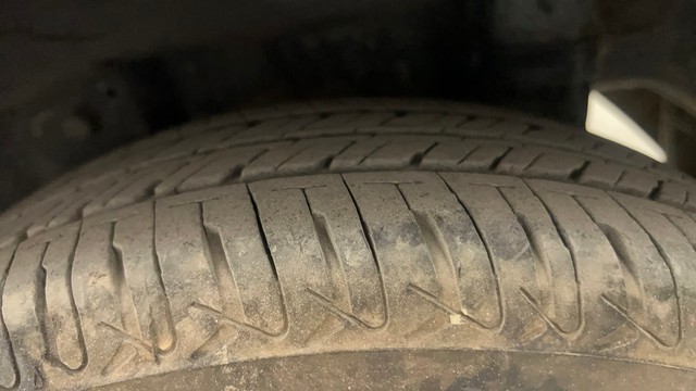 Second-hand 2016 Hyundai EON Magna for sale in Pune-26