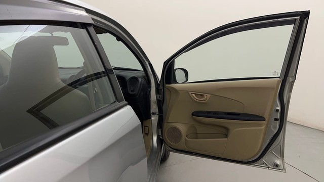 Second-hand 2014 Honda Amaze 2nd Gen E for sale in Mysore-16