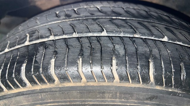 Second-hand 2014 Honda Amaze 2nd Gen E for sale in Mysore-34